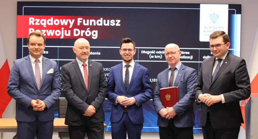 Umowy na drogi podpisane 