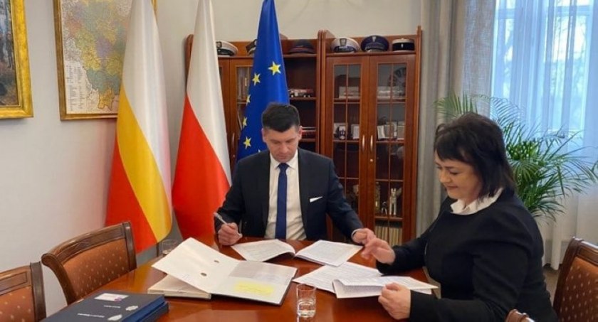 Dotacje na rozwój e-usług i e-administracji w gminach powiatu suskiego