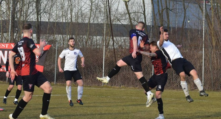 Piłkarski weekend: Tempo przełamie klątwę? Bez liderów nudy w A-klasie być i tak nie powinno
