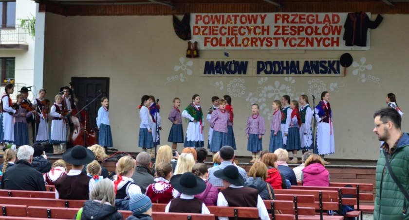 VIII Powiatowy Przegląd Dziecięcych Zespołów Folklorystycznych