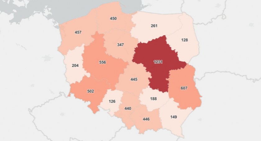 Poziom zakażeń spada z każdym dniem
