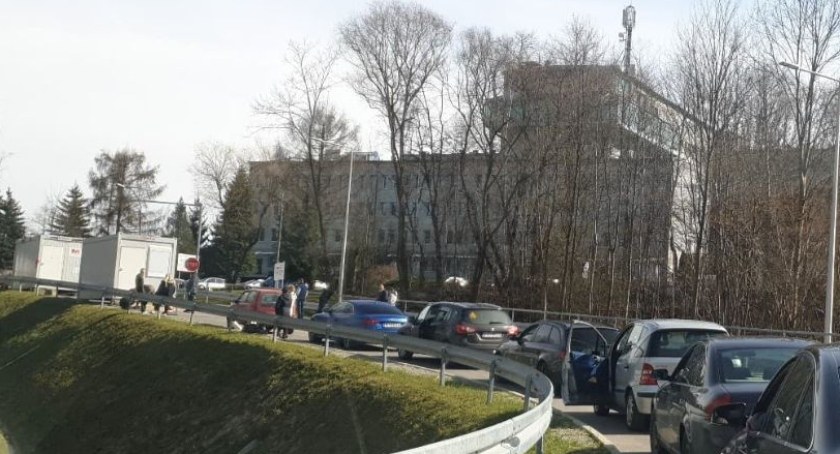 Wkrótce zniknie suski drive-thru, badania diagnostyczne tylko płatnie 