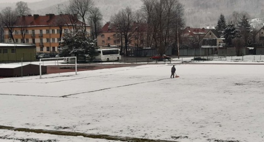 Atak zimy, prawie wszędzie, poskromił ligowe rozgrywki