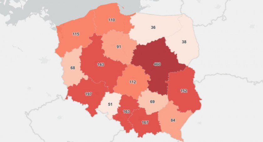 Mniej testów, ubywa też zakażonych 