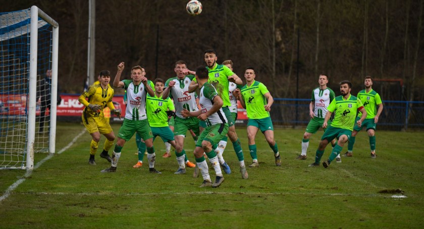 (VIDEO, FOTO) IV-LIGA: Wielbłąd razy dwa i Tempo przegrywa