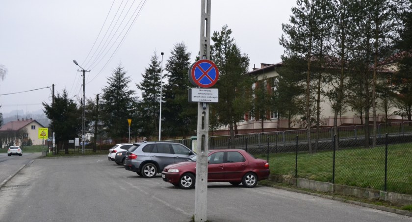 Budzów: Parkowanie budzi emocje