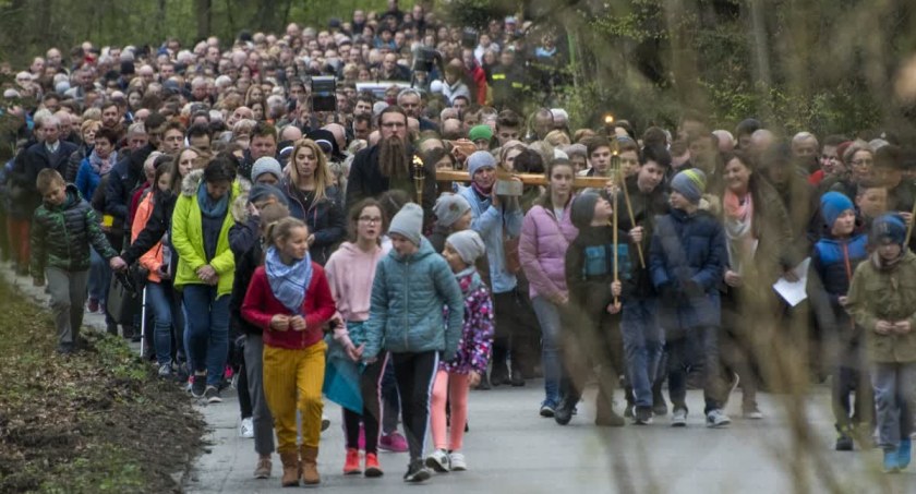 Droga Krzyżowa na Makowską Górę 