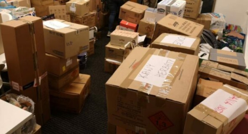 Dary dla uchodźców utknęły w urzędzie celnym! Potrzebna pomoc i numer EORI