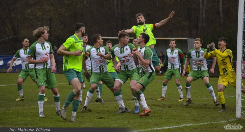 IV-LIGA: To będą piękne święta w Białce. Tempo wygrywa w Andrychowie