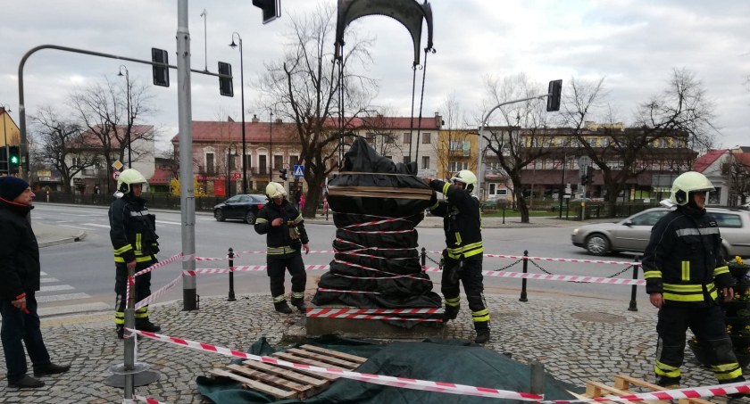 Burmistrz zapowiada szybkie działania w sprawie zniszczonego zabytku