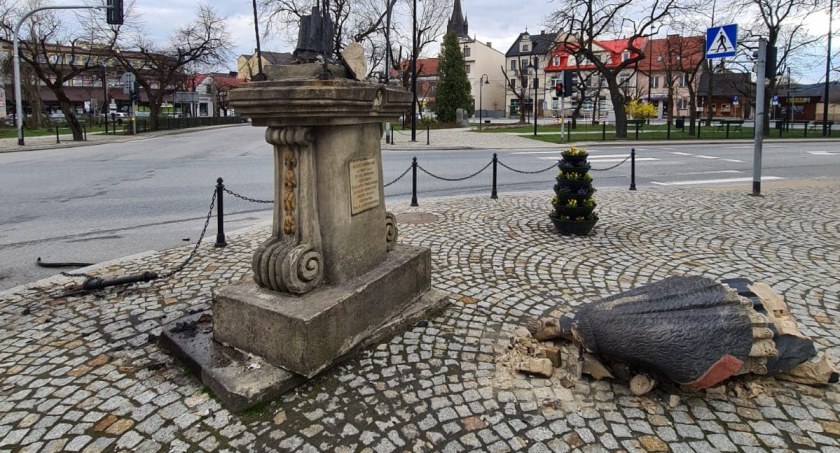 Burmistrz Jordanowa: Za punkt honoru stawia sobie odnowienie rozbitej figury św. Jana Nepomucena 