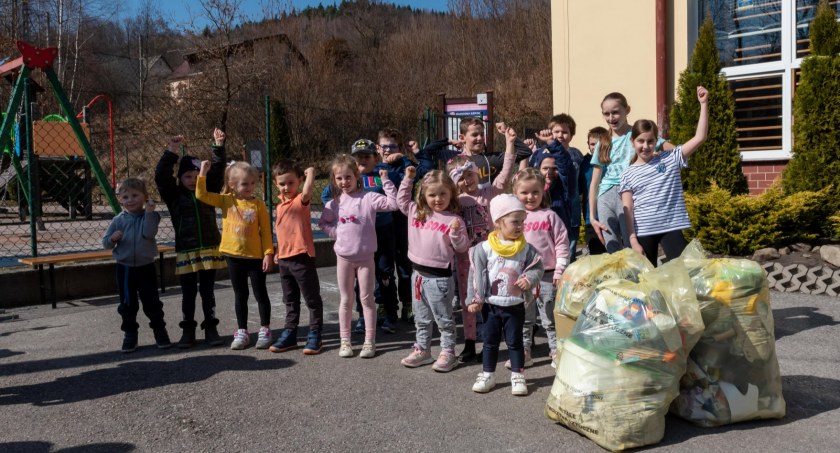 Zaglądnęli w każdy zakamarek w makowskiej gminie. Po co to robili?