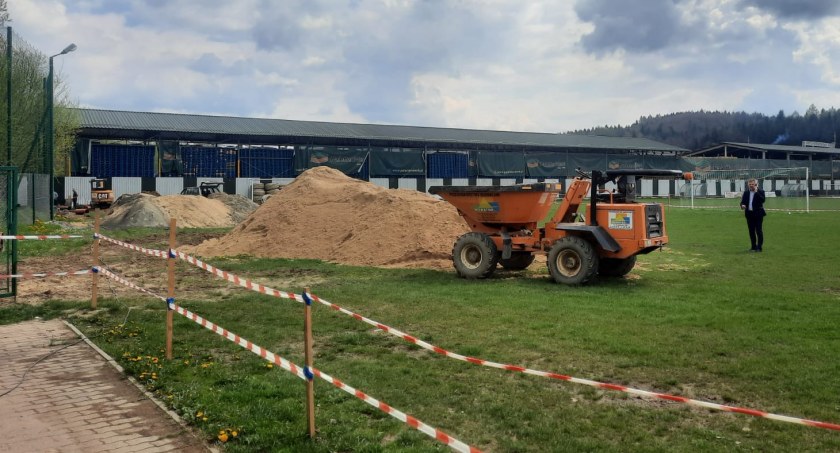 Jordanów: Ruszyła rozbudowa stadionu 