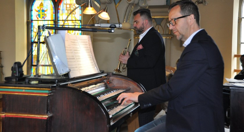 Muzyka organowa i kameralna zabrzmiała w krzeszowskim kościele