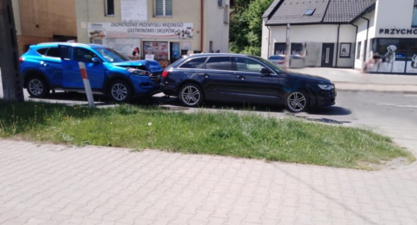 Po wypadku na ul. Piłsudskiego: Cztery osoby zabrane do szpitala 
