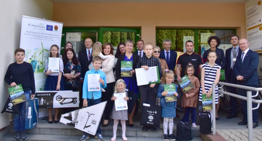 XV Powiatowy Konkurs Plastyczny pn.: „Wymień kocioł – zadbaj o środowisko, zdrowie swoje i sąsiadów”