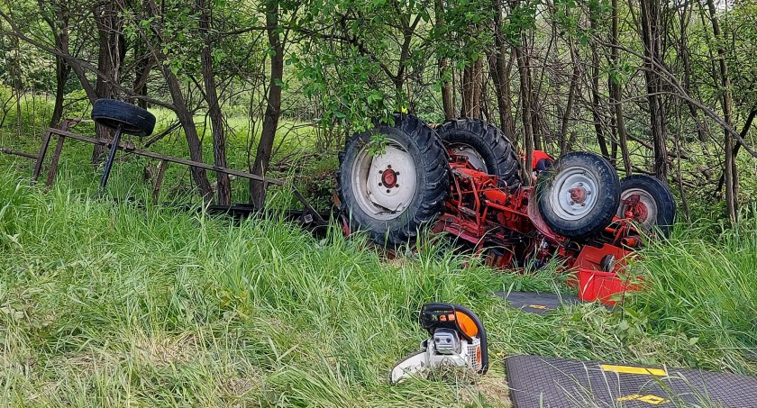 Strażacy ostrzegają! Jadąc po drewno trzeba uważać 