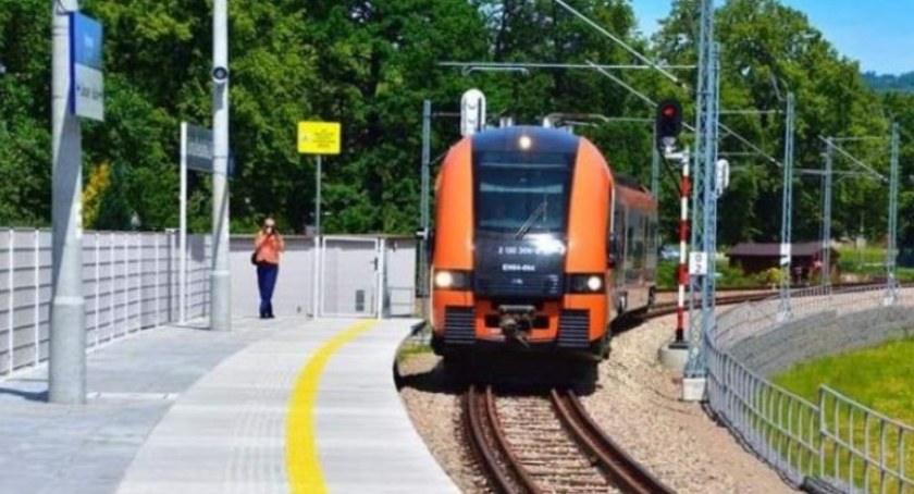 Końcem czerwca pociągi wrócą na tory 