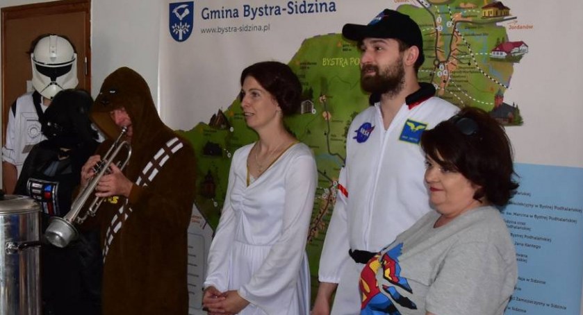 Księżniczka Leia, Luke Skywalker Lord Vader na otwarciu pracowni komputerowej, jakiej w powiecie suskim dotąd prawdopodobnie nie było 
