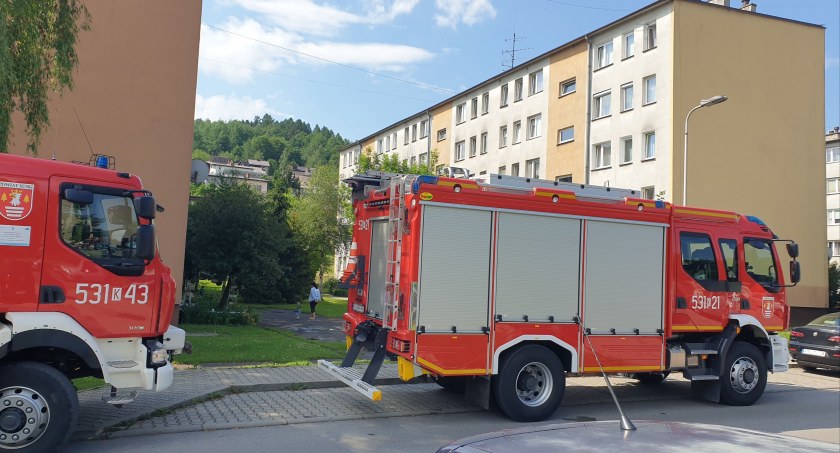 Sucha Beskidzka: Strażacy interweniowali na osiedlu Na Stawach 
