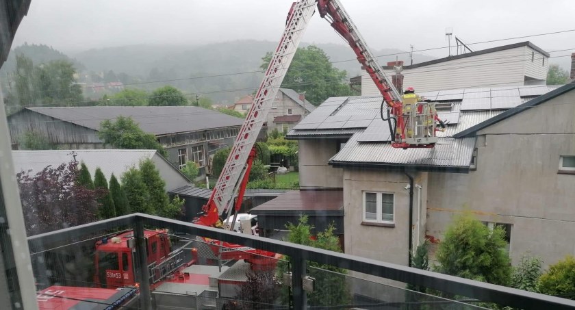 Maków: Pożar przyłącza instalacji fotowoltaicznej
