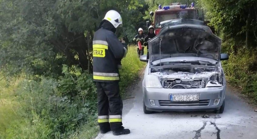 Grzechynia: Mieszkańcy pomogli uratować opla 