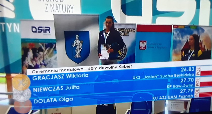 Wiktoria Gracjasz z dwoma złotymi medalami mistrzostw Polski w pływaniu