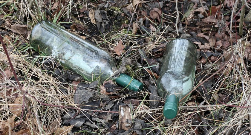 Bieńkówka: Piją i palą tam, gdzie nie wolno! Dzielnicowy ma z tym zrobić porządek 