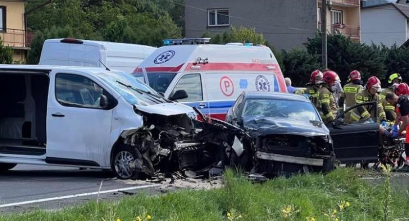 Poważny wypadek na drodze krajowej 28 