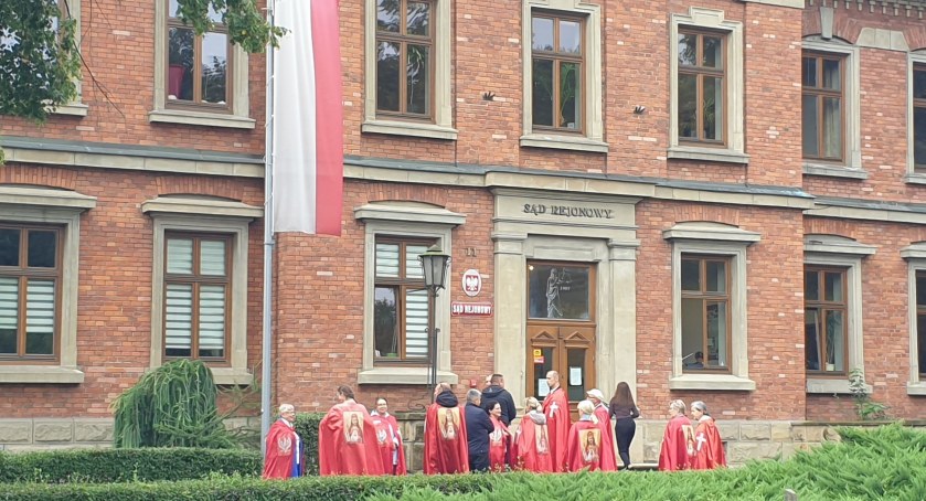 Sucha Beskidzka: Ks. Piotr Natanek ponownie stanął przed sądem 