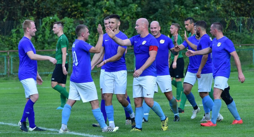 LIGA OKRĘGOWA: Naroże w domu, Naroże wygrywa. Babia Góra punktuje w Rajsku