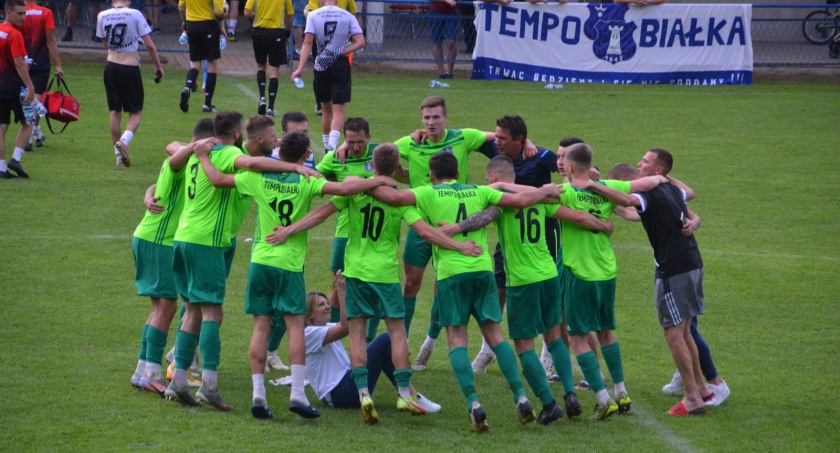 V-LIGA: Polała się krew w Białce. Tempo wygrywa w niesamowitych okolicznościach