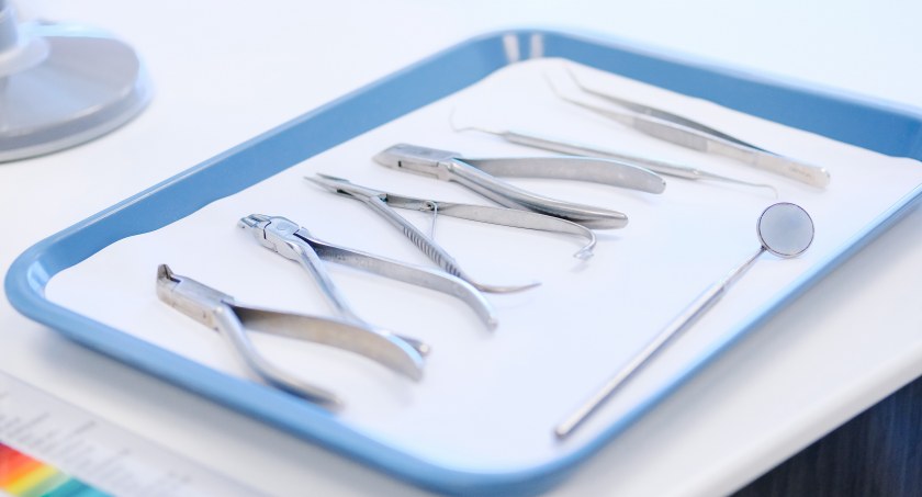 Dobry gabinet dentystyczny: chirurg, stomatolog i ortodonta w jednym miejscu
