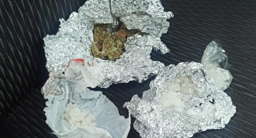 Dobrali się w korcu maku. Jechali z dragami, a kierowca był nawet pod ich wpływem 