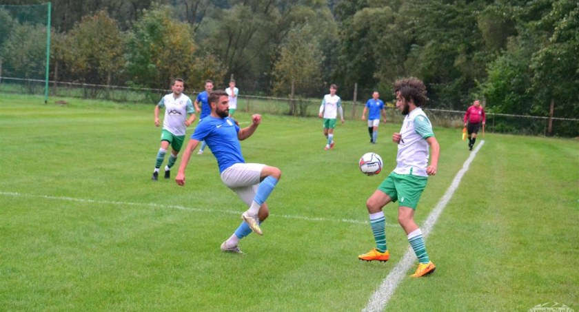 LIGA OKRĘGOWA OŚWIĘCIMSKA: Marsz Naroża zatrzymany. Babia Góra wraca z punktem z Brzeszcz i golem marzenie 