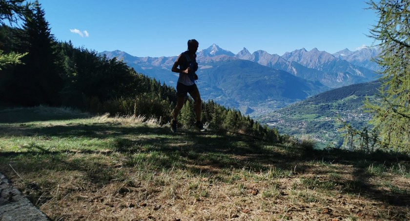 Romek Ficek na trasie 330-kilometrowego biegu w Alpach. 