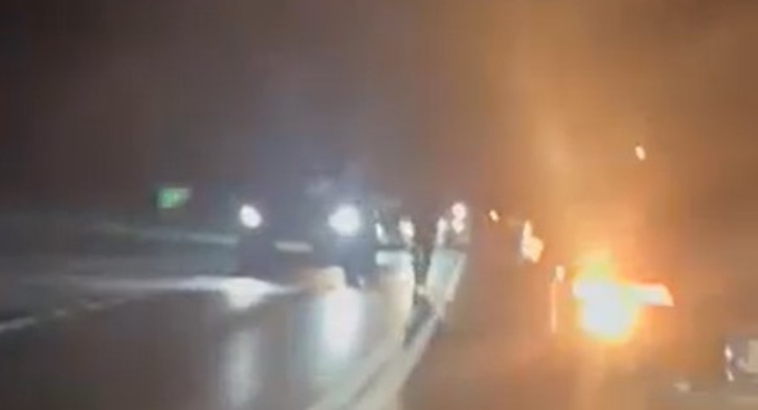 Zembrzyce: Pieszy klęczał na środku drogi krajowej 28! (video)