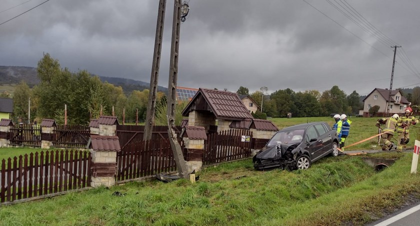 Osielec: Renaultem w słup 
