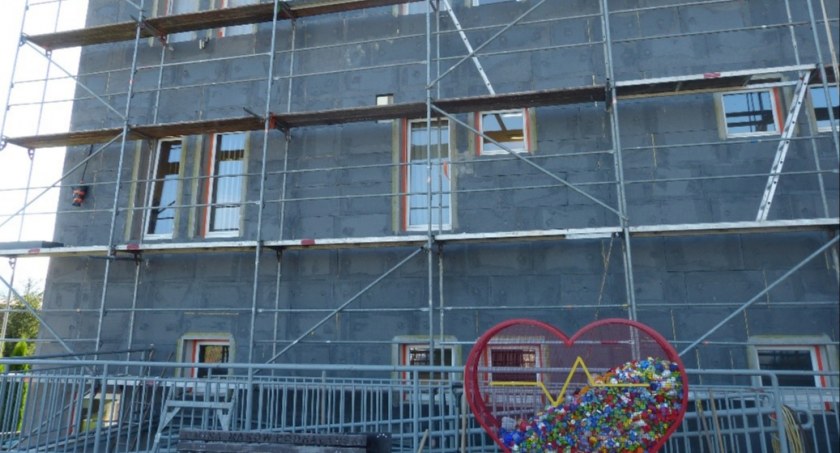Gmina Maków: Szkoły zmieniają oblicze. Uczniowie na pewno to docenią! 