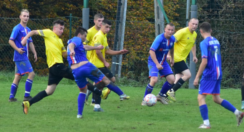 Potrójny hat-trick w Krzeszowie! Huragan zaskoczył Jałowca, a i Strzelec ukłuł raz a skutecznie