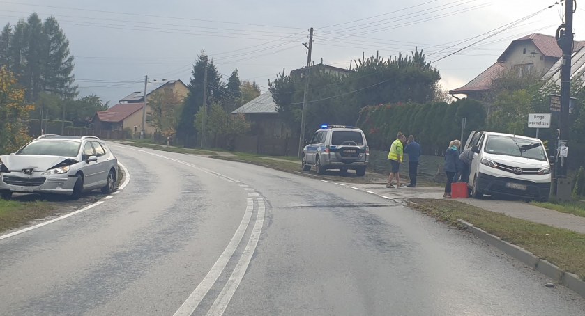 Białka: Trzy auta rozbite na drodze wojewódzkiej 