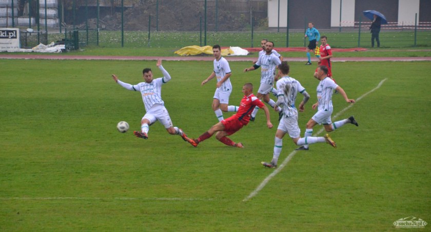 LIGA OKRĘGOWA: Babia Góra prowadziła w Jaworznie po 20 minutach 3:0. Naroże zatrzymane w Gorzowie