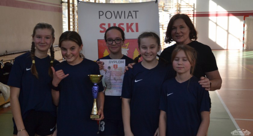 Drużyna dziewcząt z Suchej Beskidzkiej najskuteczniejsza w koszykówkę 3x3 