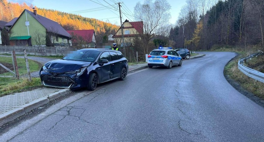 Stryszawa: Czołowe zdarzenie na drodze powiatowej 