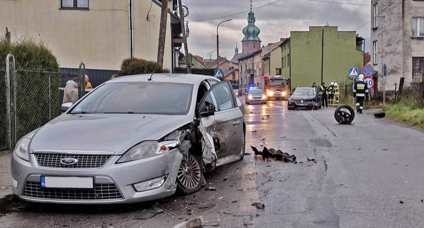 Poważny wypadek w Zembrzycach. Są poszkodowani (Aktualizacja)