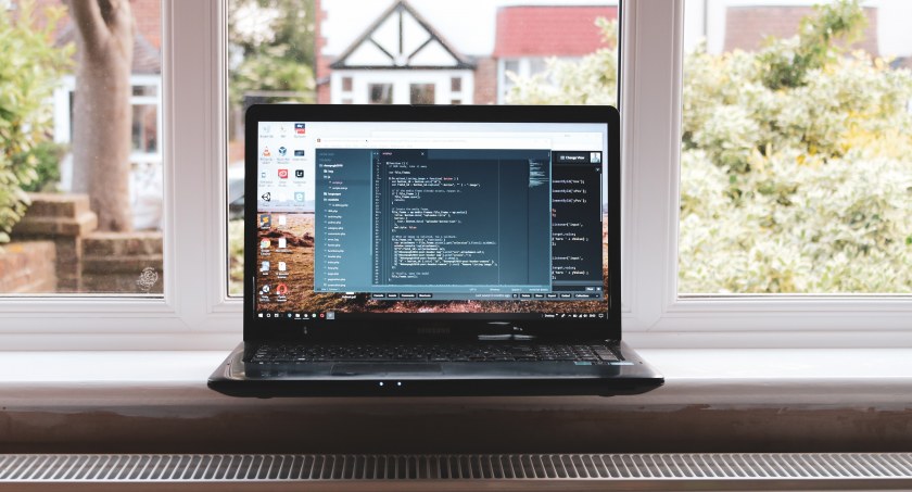 Jakie parametry powinien mieć tani laptop, aby wygodnie na nim pracować?