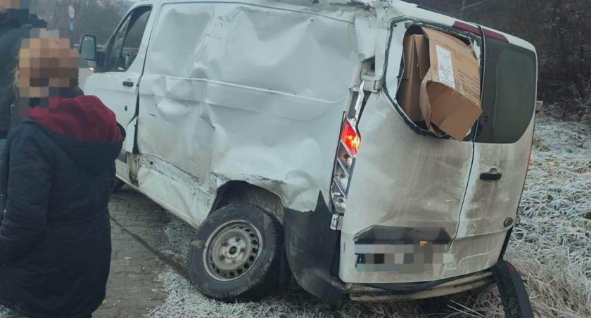 Budzów: Nie wyhamowała przed skrzyżowaniem 
