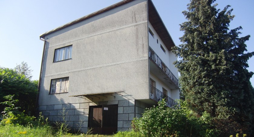 Ogłoszenie Starosty Suskiego o trzecim pisemnym przetargu na sprzedaż nieruchomości w Zembrzycach