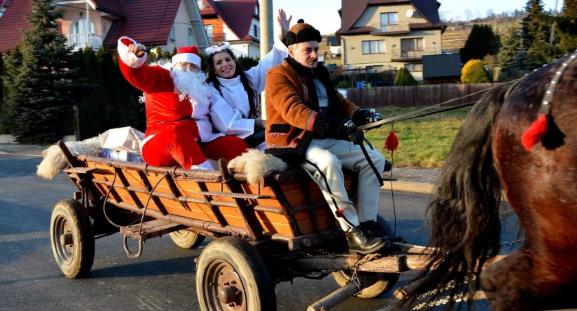 Dziś święty Mikołaj gościł w Toporzysku. Jutro pojawi się w Osielcu! Jak go spotkać?