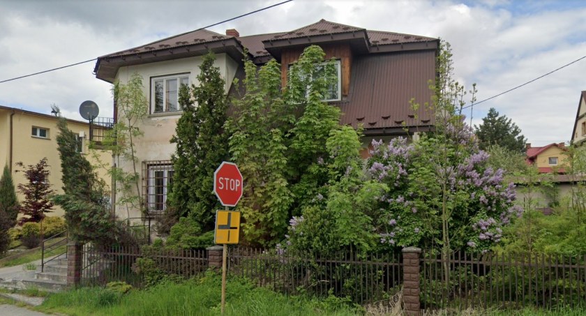 Ogłoszenie Starosty Suskiego o pierwszym pisemnym przetargu na sprzedaż nieruchomości w Stryszawie